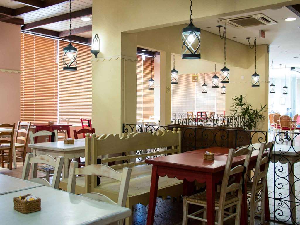 伊塔雅伊纳威甘特斯宜必思酒店 Itajaí 餐厅 照片
