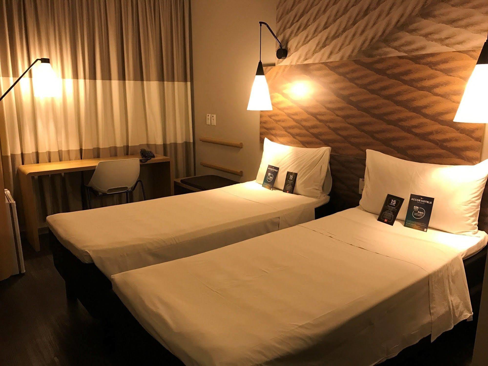 伊塔雅伊纳威甘特斯宜必思酒店 Itajaí 外观 照片